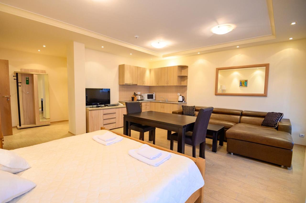 Parklands & Pool 4* Bansko