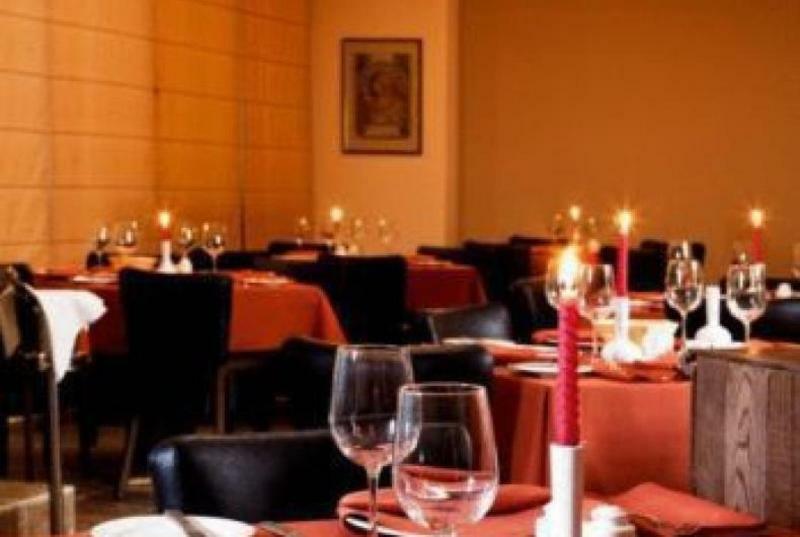 Parklands & Pool Hotel